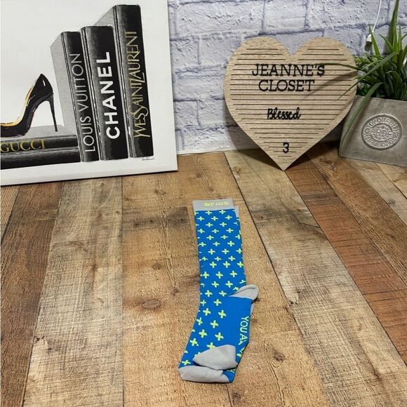 FIGS Compression Socks cross Blue Size Small.  
New without tags unused - Picture 2 of 7